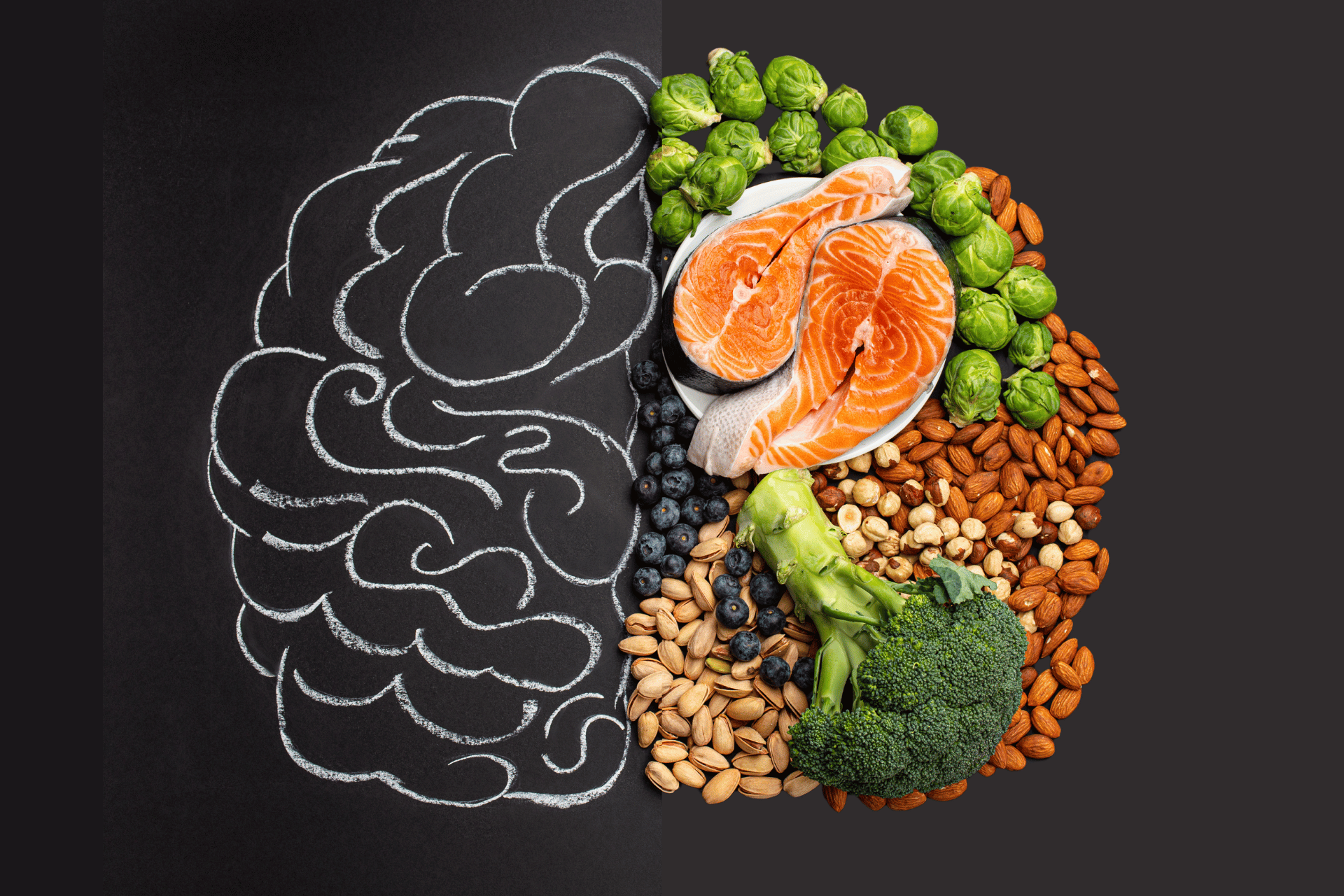 Zdrowe śniadanie maturzysty na stole - pełnoziarniste pieczywo, świeże owoce, jajka, jogurt naturalny i orzechy