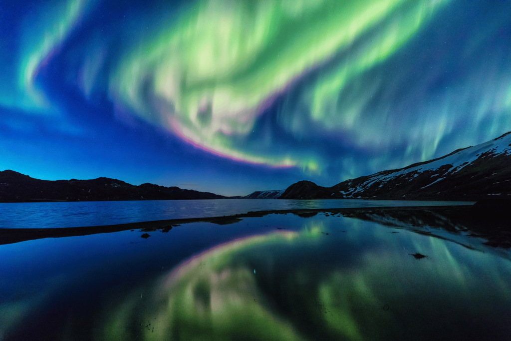 Zorza polarna – magiczne światło na niebie, które fascynuje i zachwyca